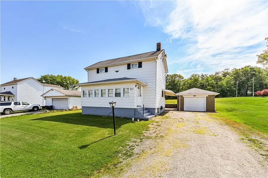 231 Reynolds St, Hutchinson, PA 15640 - #2