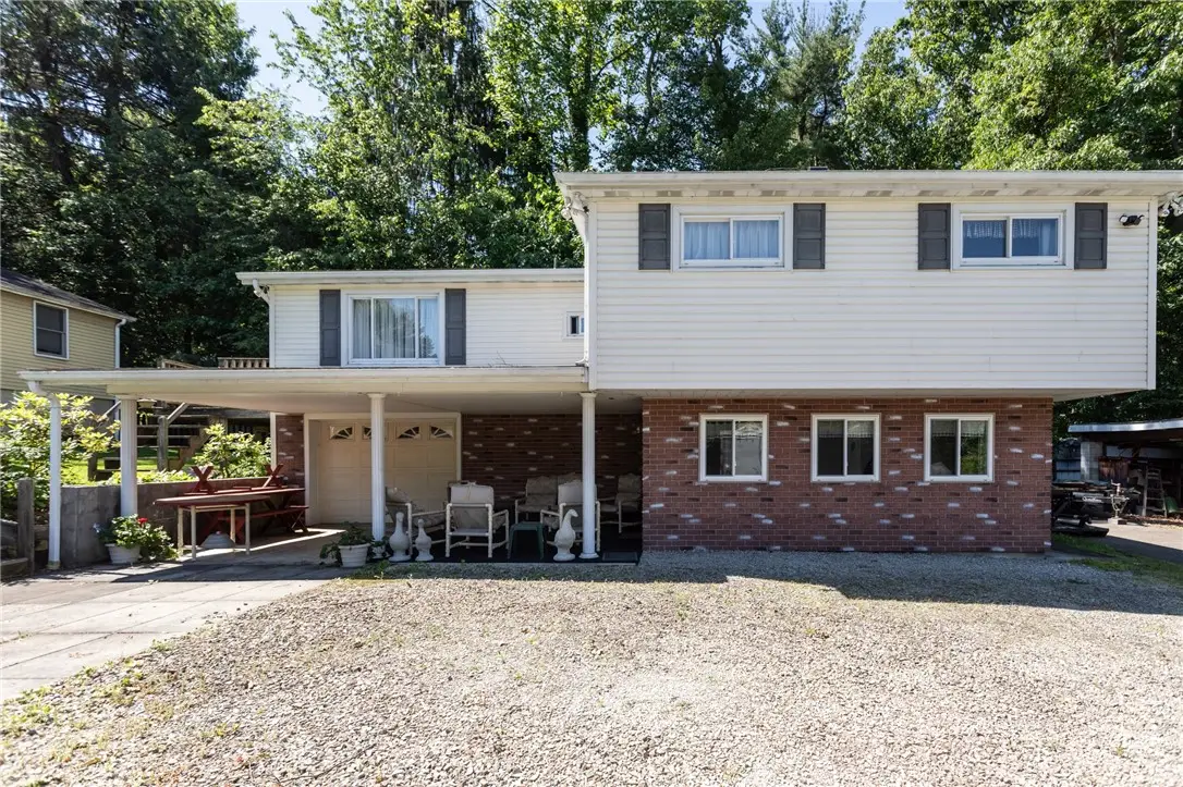 R 2220 2nd St, Connellsville, PA 15425 - #1