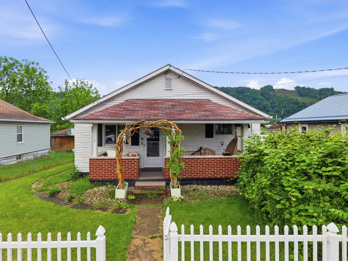 506 Grant Street, Springdale, PA 15144 - #1