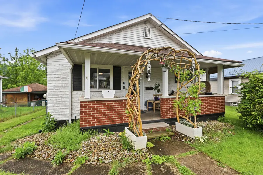 506 Grant Street, Springdale, PA 15144 - #2