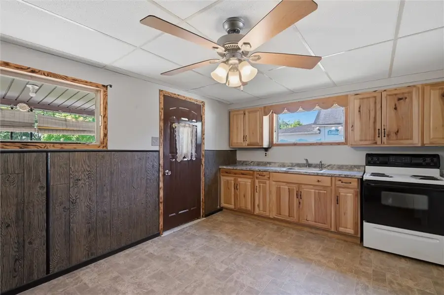 1449 2nd St, Apollo, PA 15613 - #3