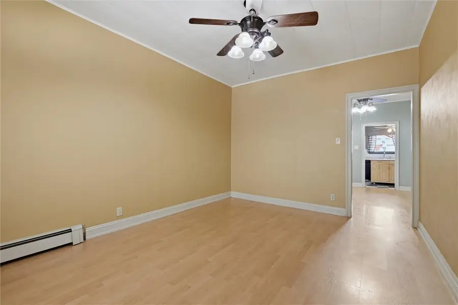 511 Mckinley Ave, East Vandergrift, PA 15629 - #3