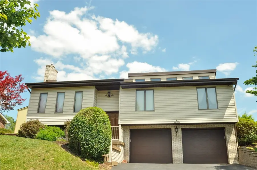 4048 Briarwood Dr., Hempfield, PA 15601 - #2