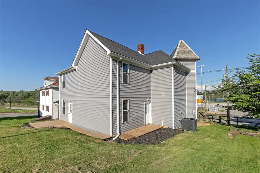 435 N Broadway St, Scottdale, PA 15683 - #3