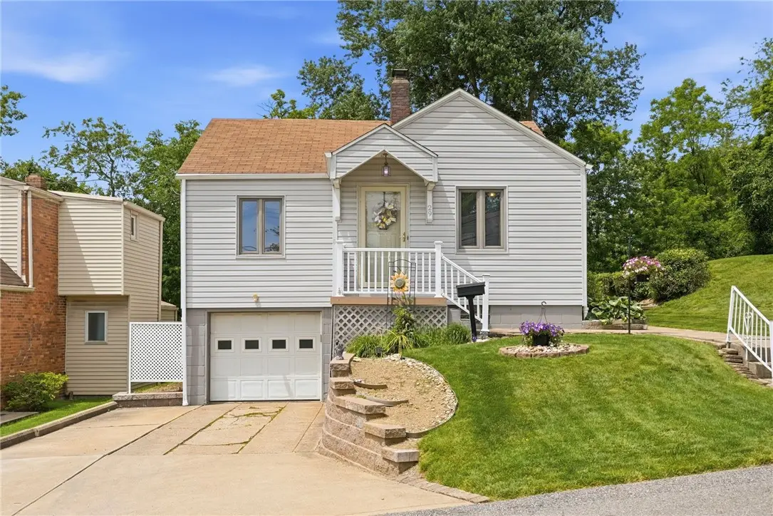 29 Colecrest St, Carnegie, PA 15106 - #1