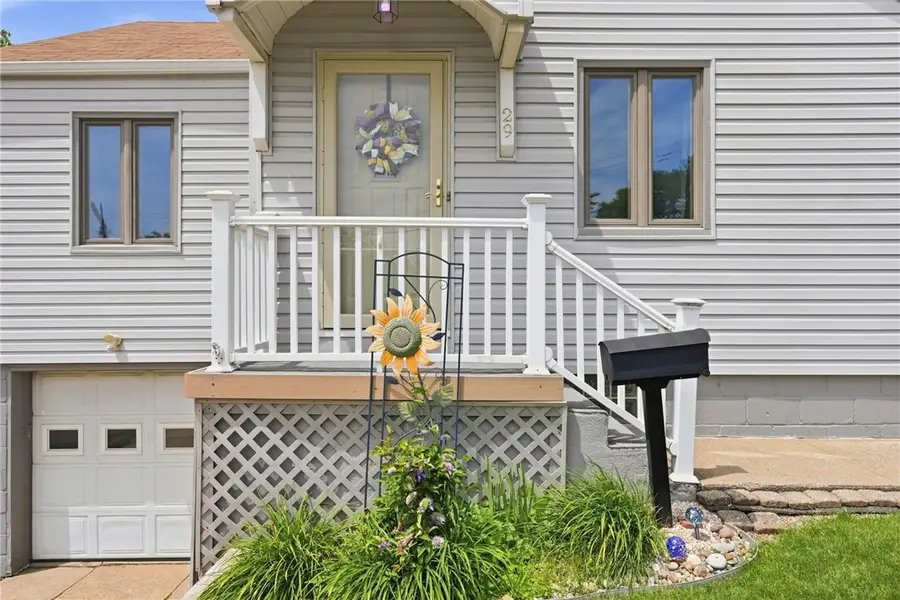29 Colecrest St, Carnegie, PA 15106 - #3