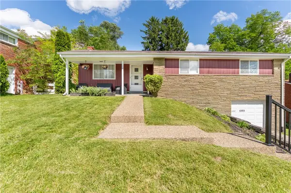 1303 Lakemont Dr, Pittsburgh, PA 15243