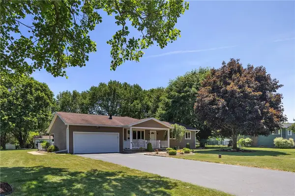 16 Aylesworth Way, Grove City, PA 16127