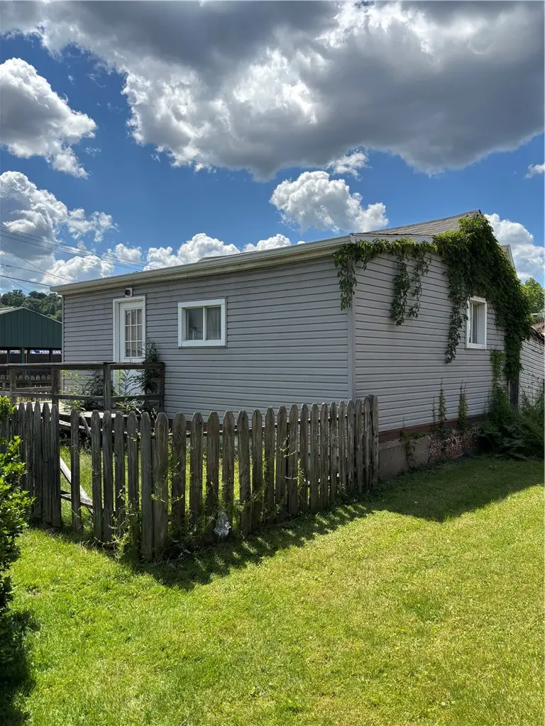 110 Main Street, Coraopolis, PA 15108 - #2