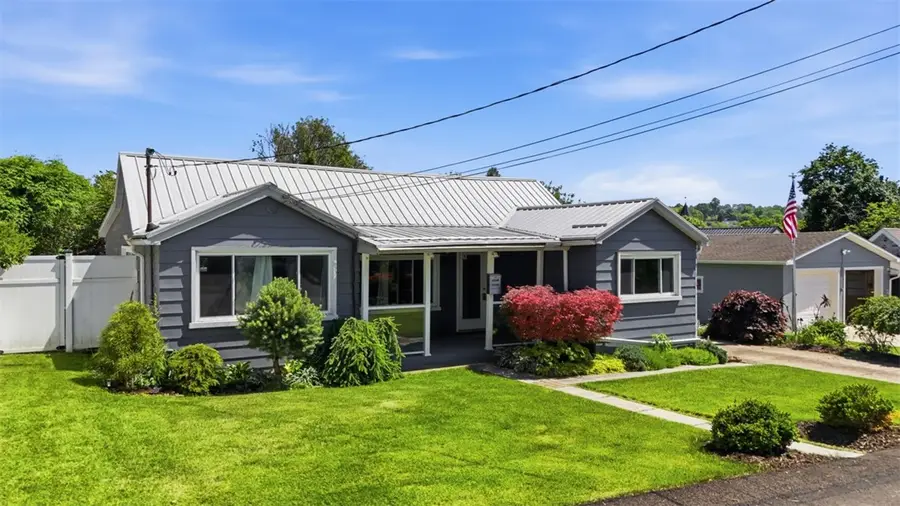 302 3rd St, Oakdale, PA 15071 - #2