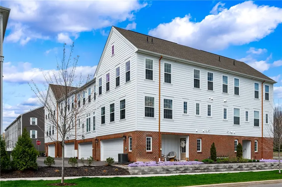 800 Gillian Lane, Cranberry, PA 16066 - #2