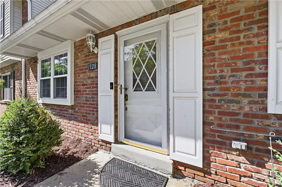 1328 Quail Run Cir, Bethel Park, PA 15102 - #3