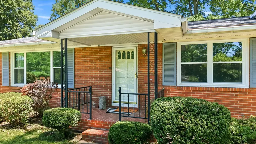 808 Fairfield Dr, Hermitage, PA 16148 - #3