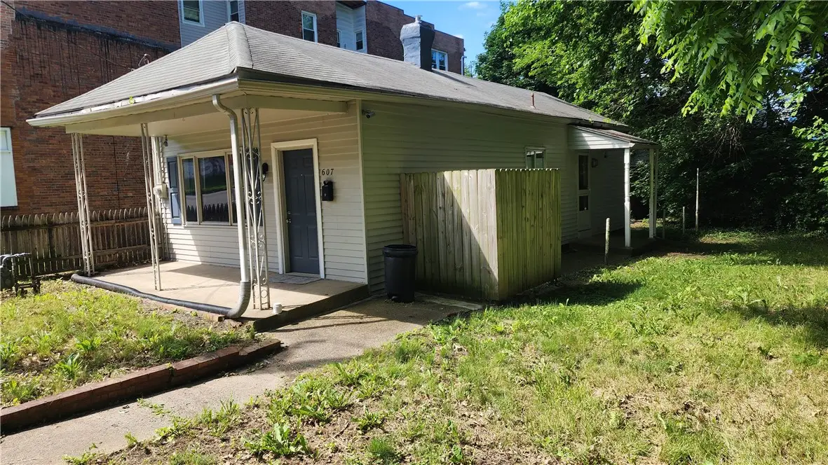 607 Olive Ln, Ambridge, PA 15003 - #1