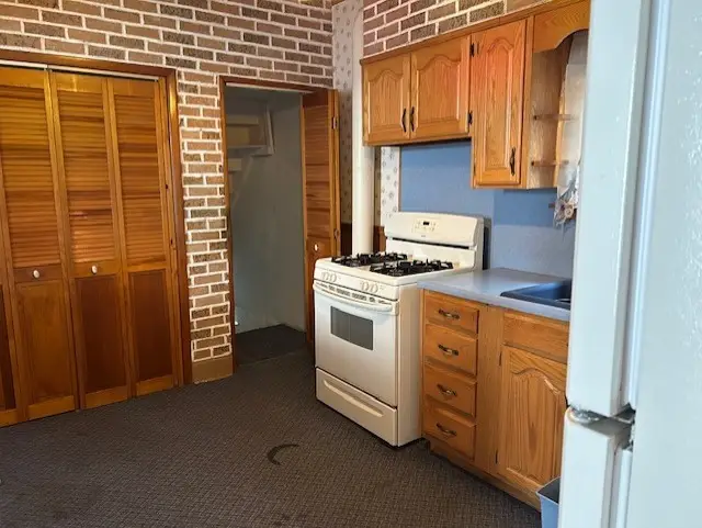 611 W Ridge Ave, Sharpsville, PA 16150 - #2