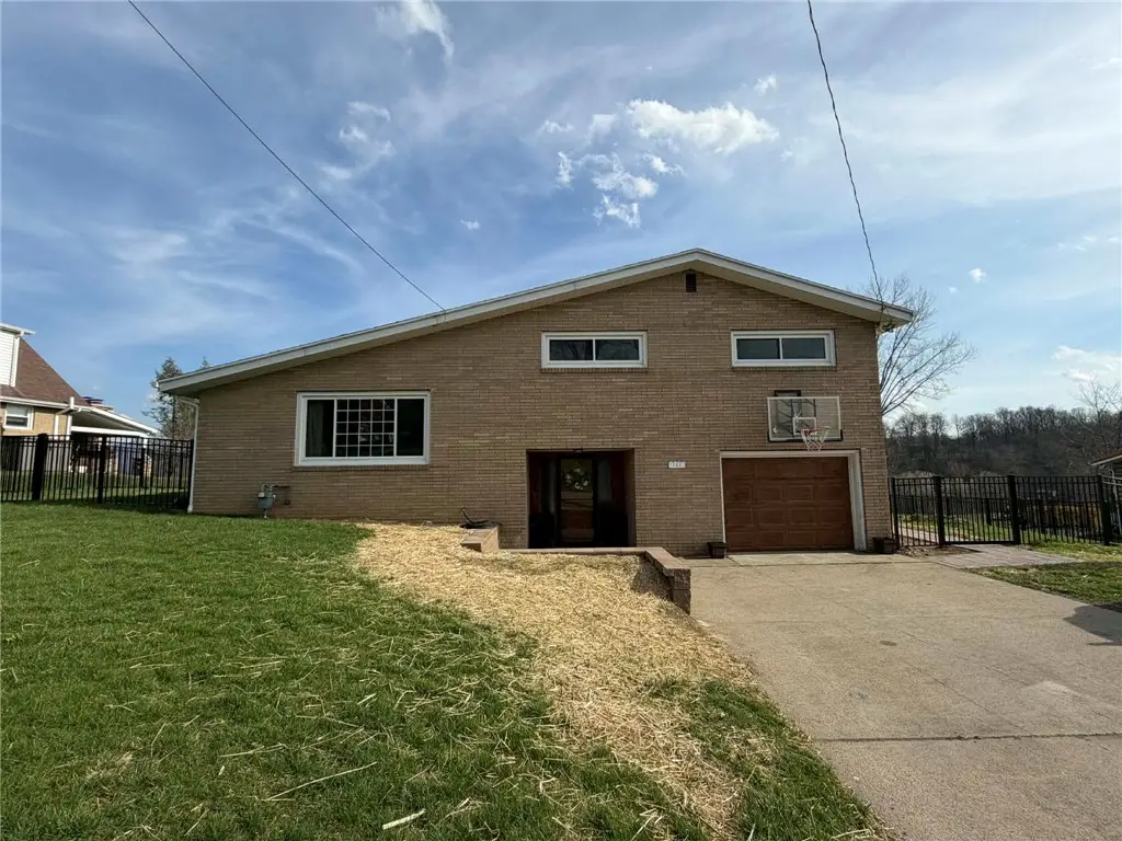111 Hague Ln, Uniontown, PA 15401 - #1