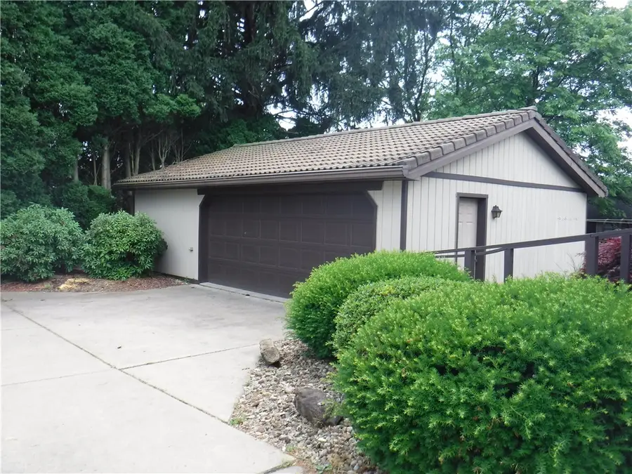 246 Arthur St, Zelienople, PA 16063 - #3