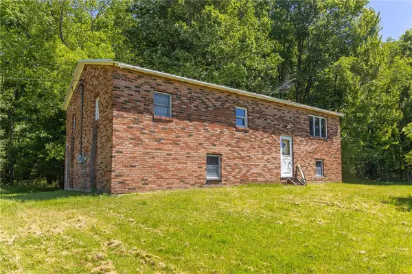 2161 Georgetown Road, Sandy Lake, PA 16145