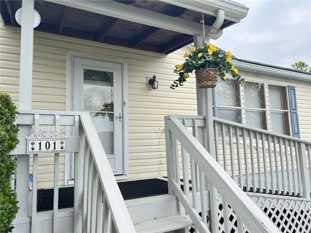 101 Arlene St, Hopwood, PA 15445 - #1