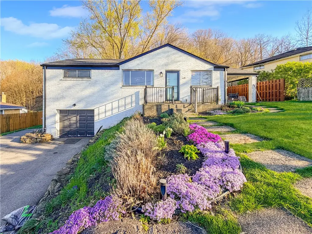 224 Herbst Rd, Coraopolis, PA 15108 - #1