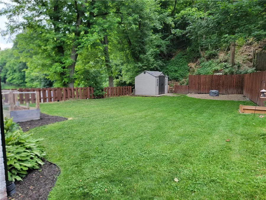 224 Herbst Rd, Coraopolis, PA 15108 - #2