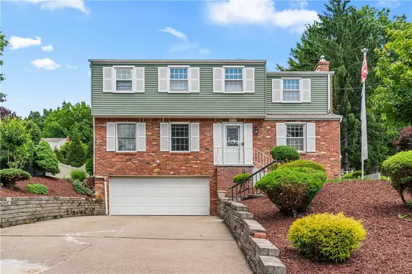 6111 Great Dane Dr, Bethel Park, PA 15102