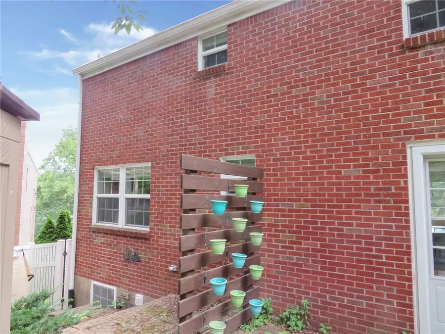 811 Parkside Ave, Pittsburgh, PA 15228 - #3