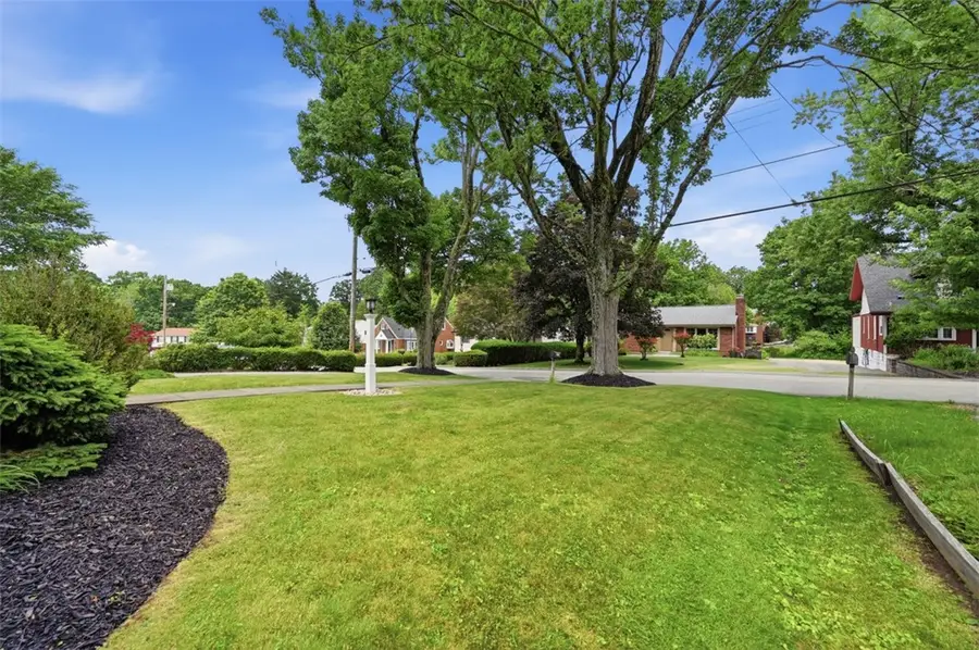 217 Iola St, Glenshaw, PA 15116 - #3