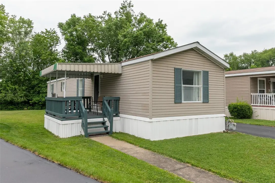 35 Circle Dr, Finleyville, PA 15332 - #1