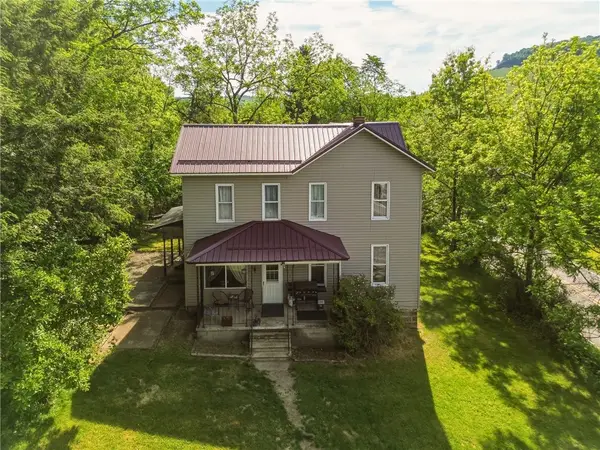 3074 Seanor Road, Hollsopple, PA 15935