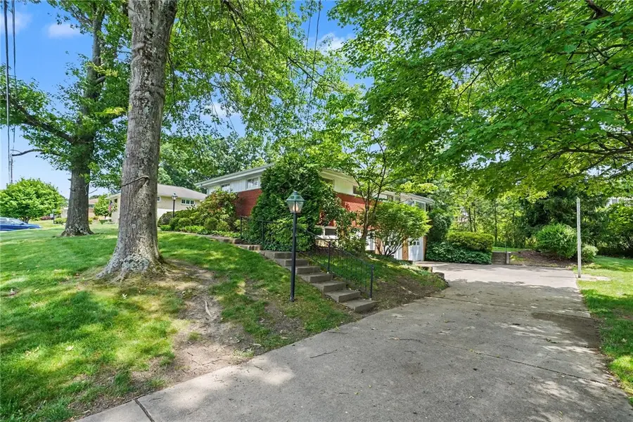 906 Bridge Ave, Greensburg, PA 15601 - #2