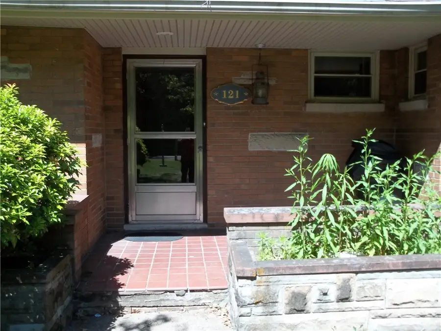 121 Hillcrest Dr, New Brighton, PA 15066 - #3