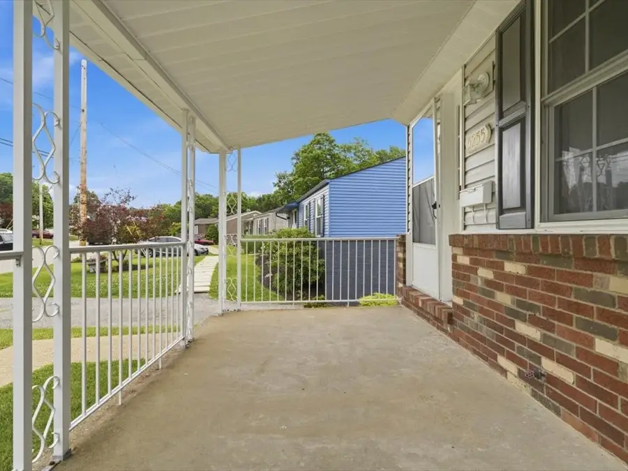 5255 Elmwood Dr, Pittsburgh, PA 15227 - #3
