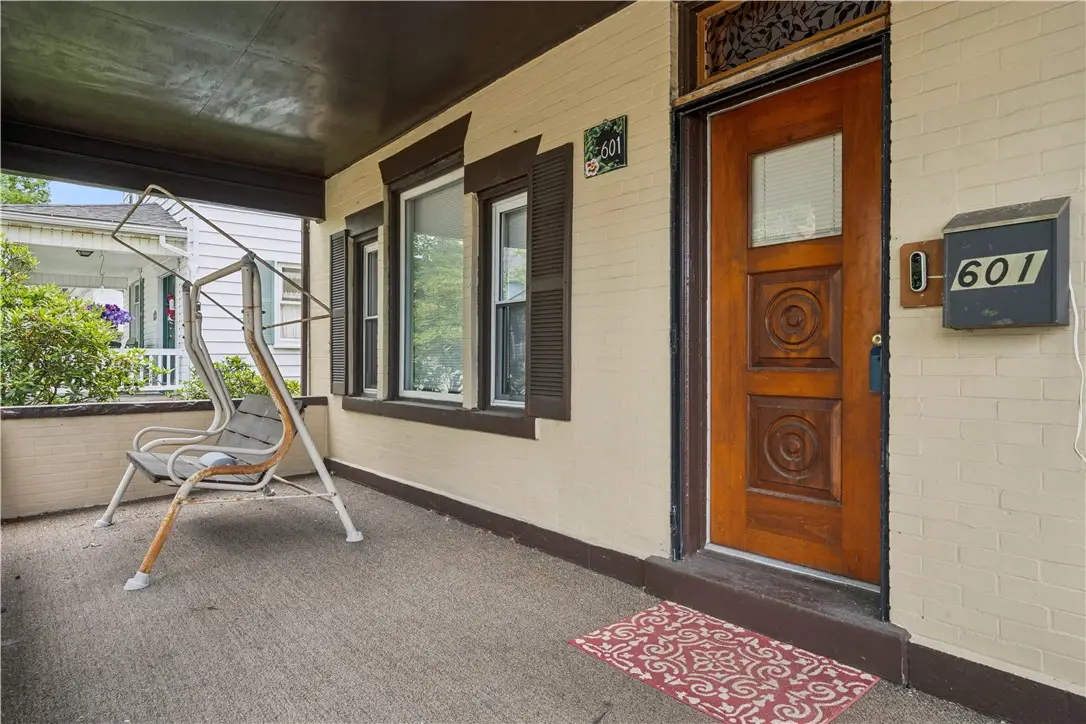 601 Walnut St, Latrobe, PA 15650 - #1