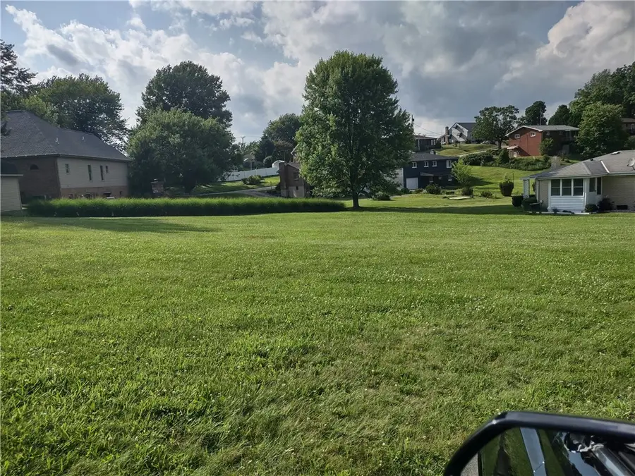 000 Ohio Ave, Jeannette, PA 15644 - #2