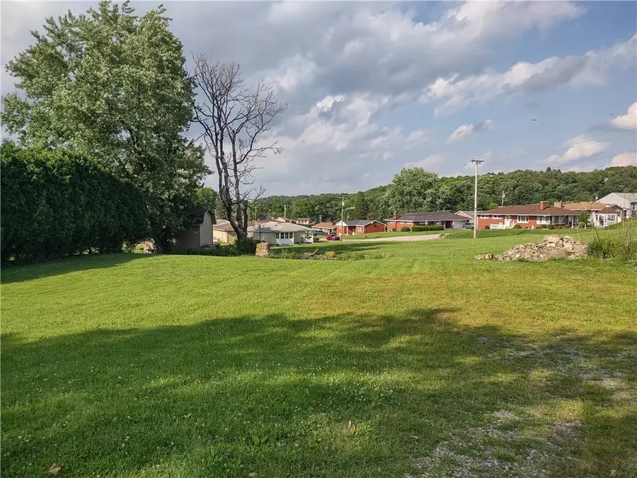 000 Ohio Ave, Jeannette, PA 15644 - #3