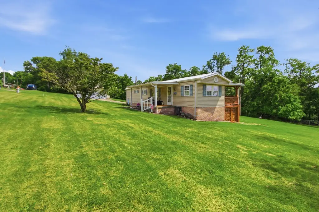 128 Roskovich, Belle Vernon, PA 15012 - #1