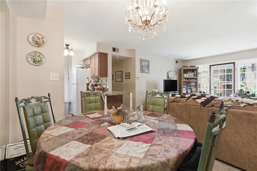 920 Margarite Dr #J, Pittsburgh, PA 15216 - #2