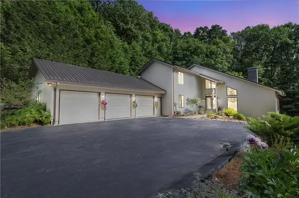 30 Croyhill Dr, Indiana, PA 15701
