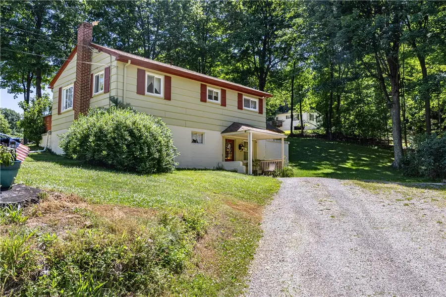 150 Maple Dr, New Kensington, PA 15068 - #2