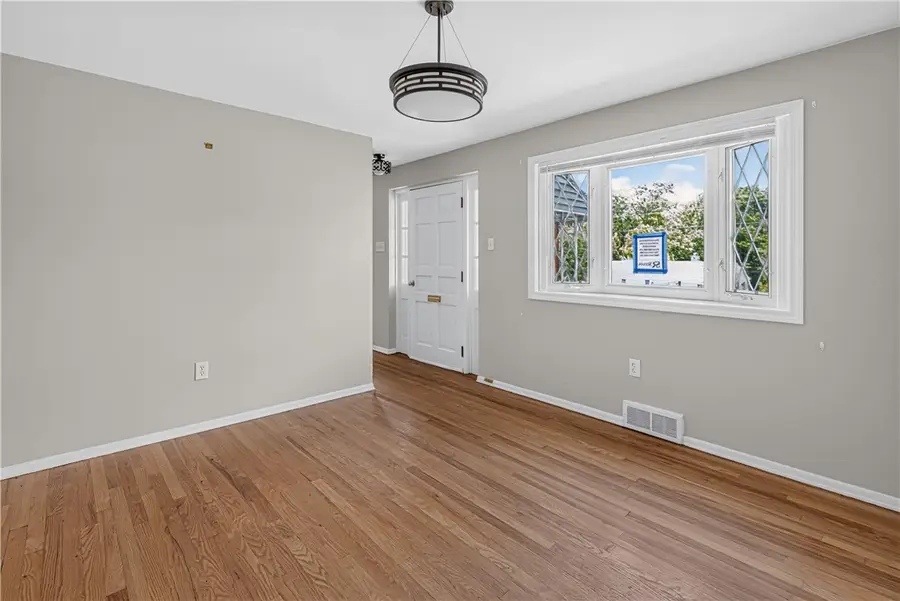 1025 Catherine Dr, Conway, PA 15027 - #3