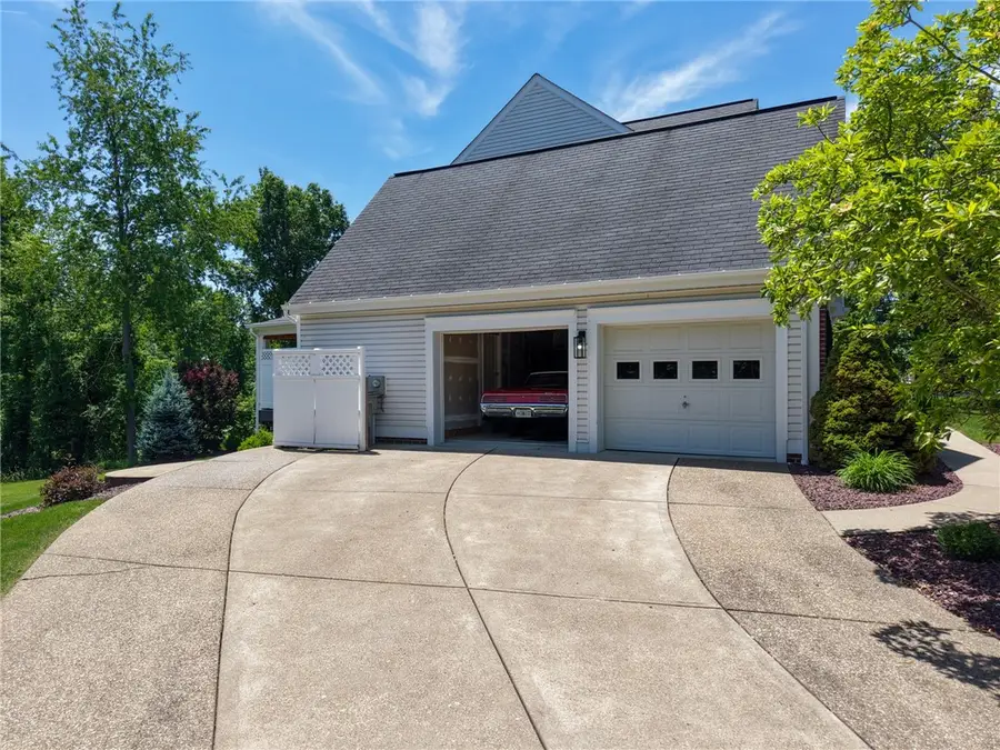 100 Chestnut Ct, Venetia, PA 15367 - #2