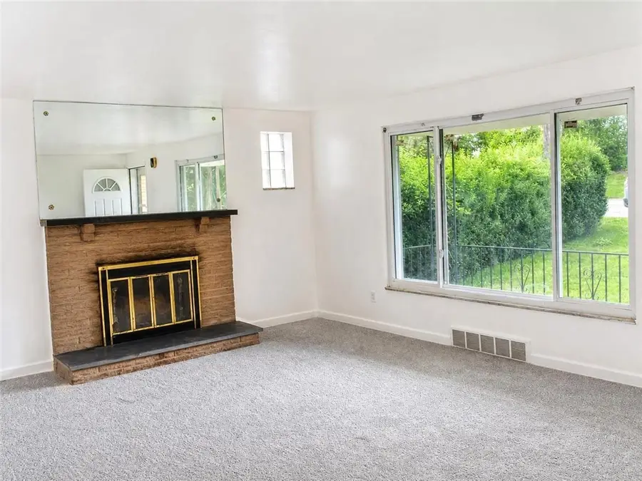 202 Crestview Rd, Pittsburgh, PA 15235 - #2