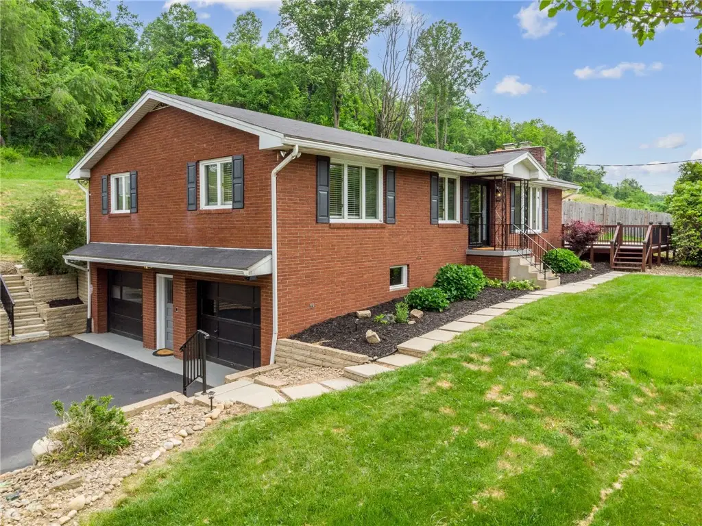 135 Penn Adamsburg Rd, Jeannette, PA 15644 - #1