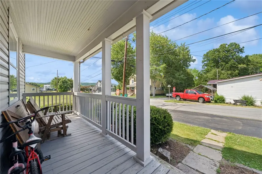 60 Carlisle St, Homer City, PA 15748 - #2