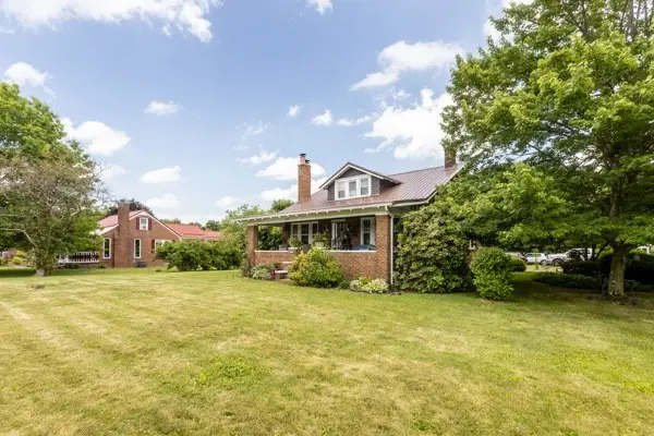 2132 Mercer Rd, New Brighton, PA 15066 - #3