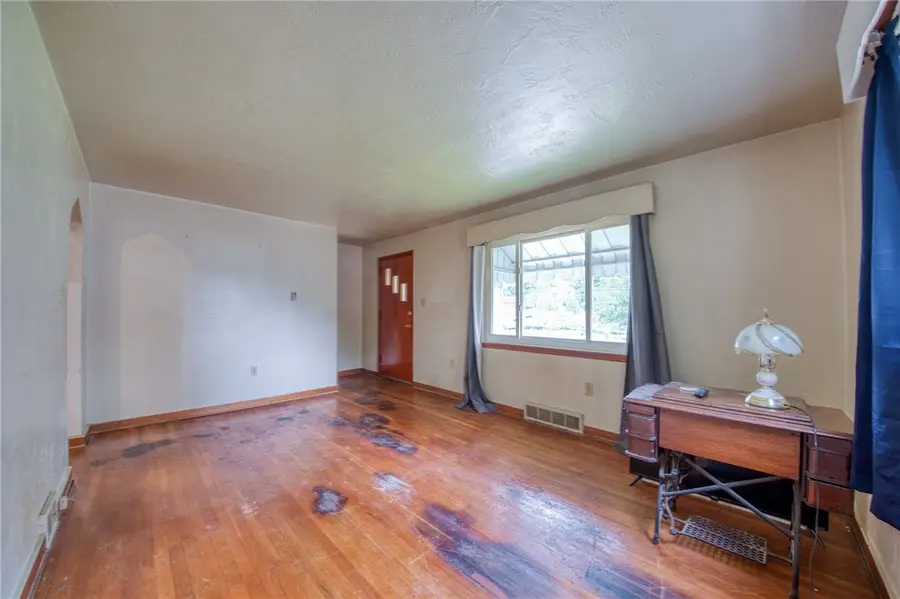 793 Becks Run Rd, Pittsburgh, PA 15210 - #3