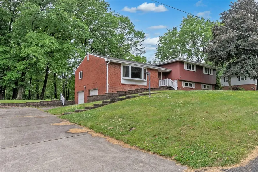 3450 Woodland Drive, Murrysville, PA 15668 - #2