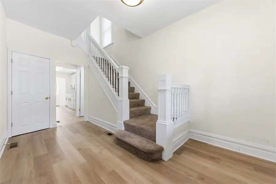 517 Hulton St, Carnegie, PA 15106 - #3