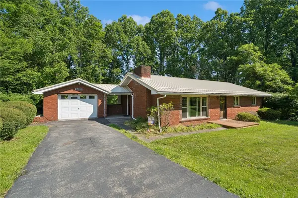 6290 Italy Rd, Export, PA 15632